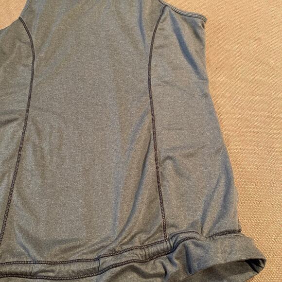 Medium Layer 8 Tank Top - Picture 4 of 8